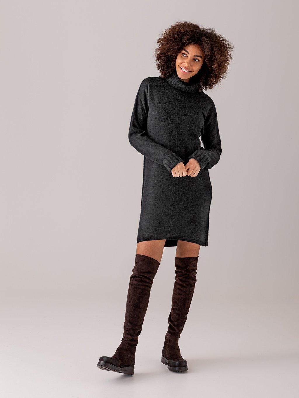 Detailansicht von Kurzes Strickkleid aus Wolle von DANIELS