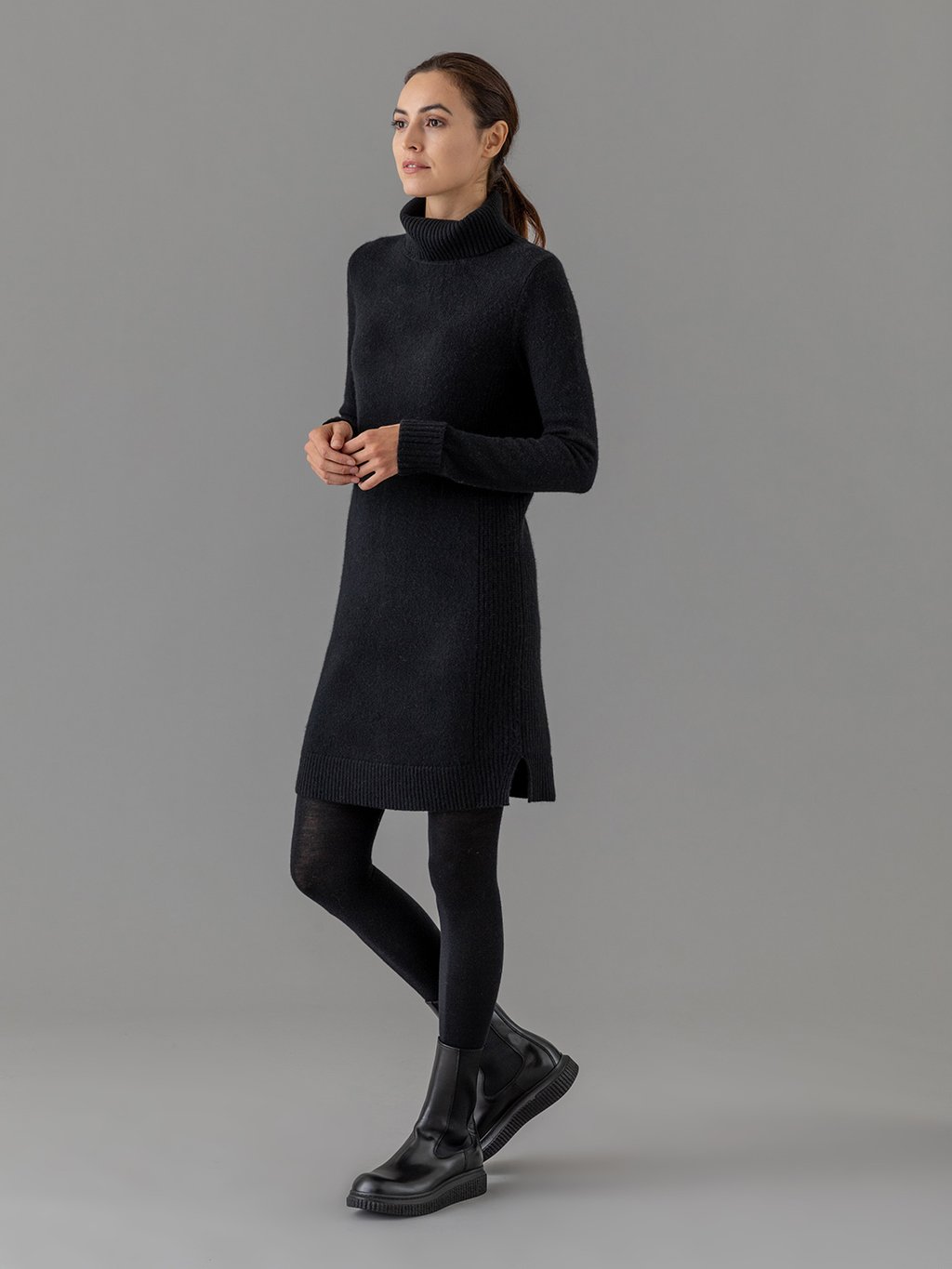 Detailansicht von Midi-Strickkleid aus Wolle von DANIELS