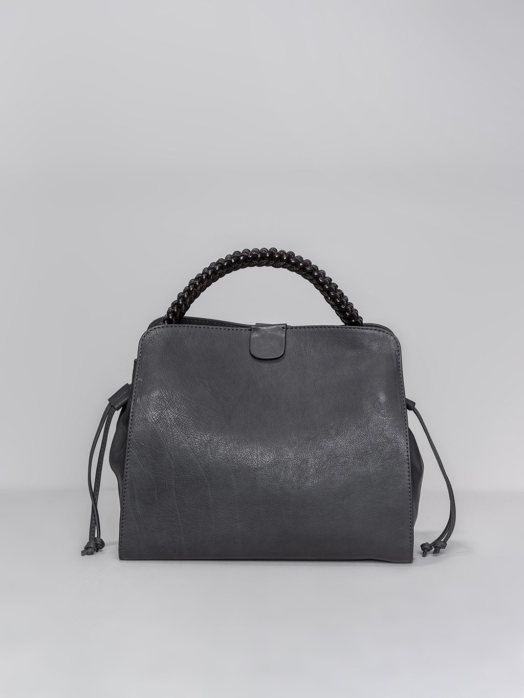 Detailansicht von Handtasche aus Leder von OFFICINE CREATIVE