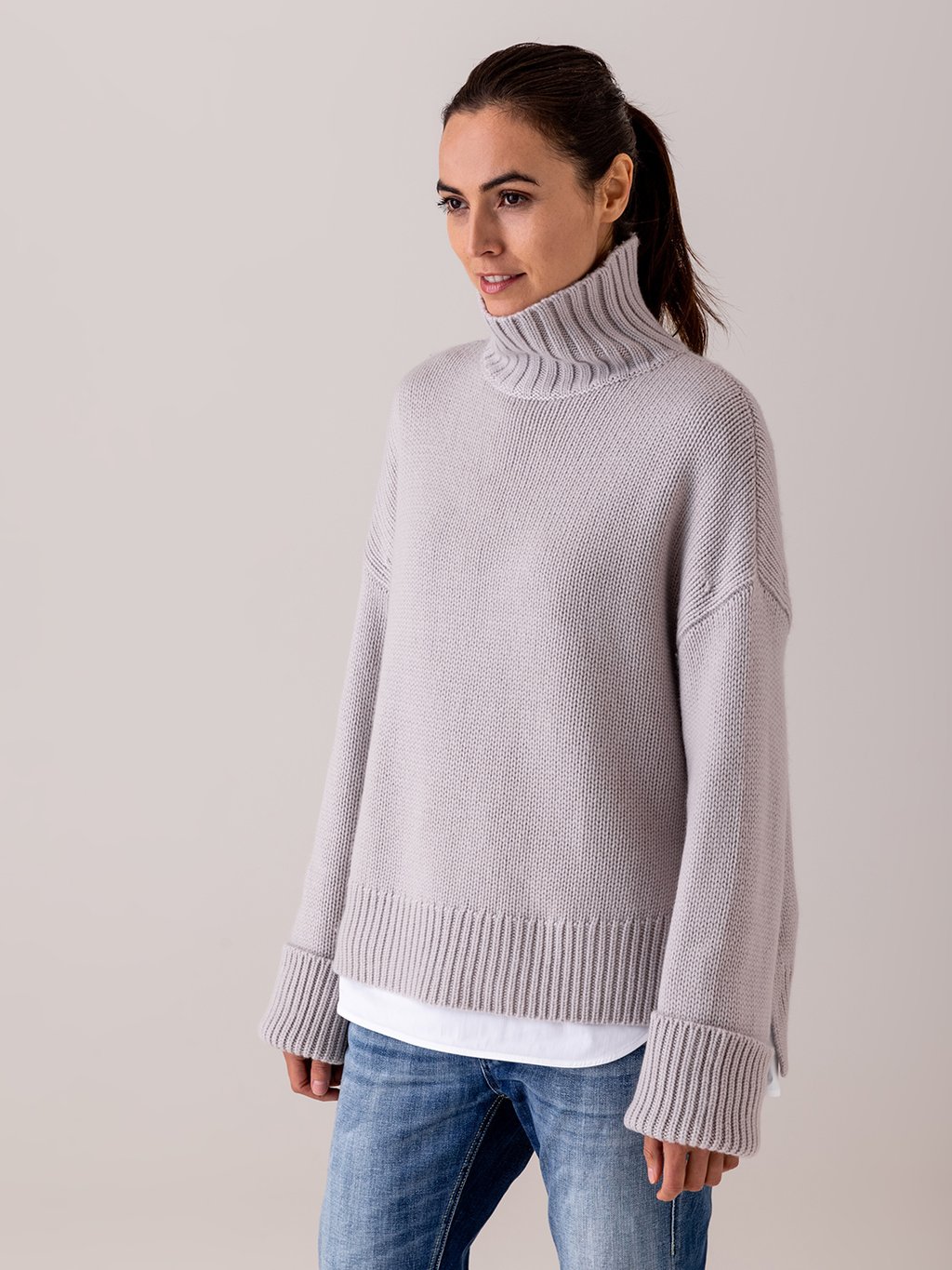 Detailansicht von Rollkragenpullover aus Wolle von IHEART