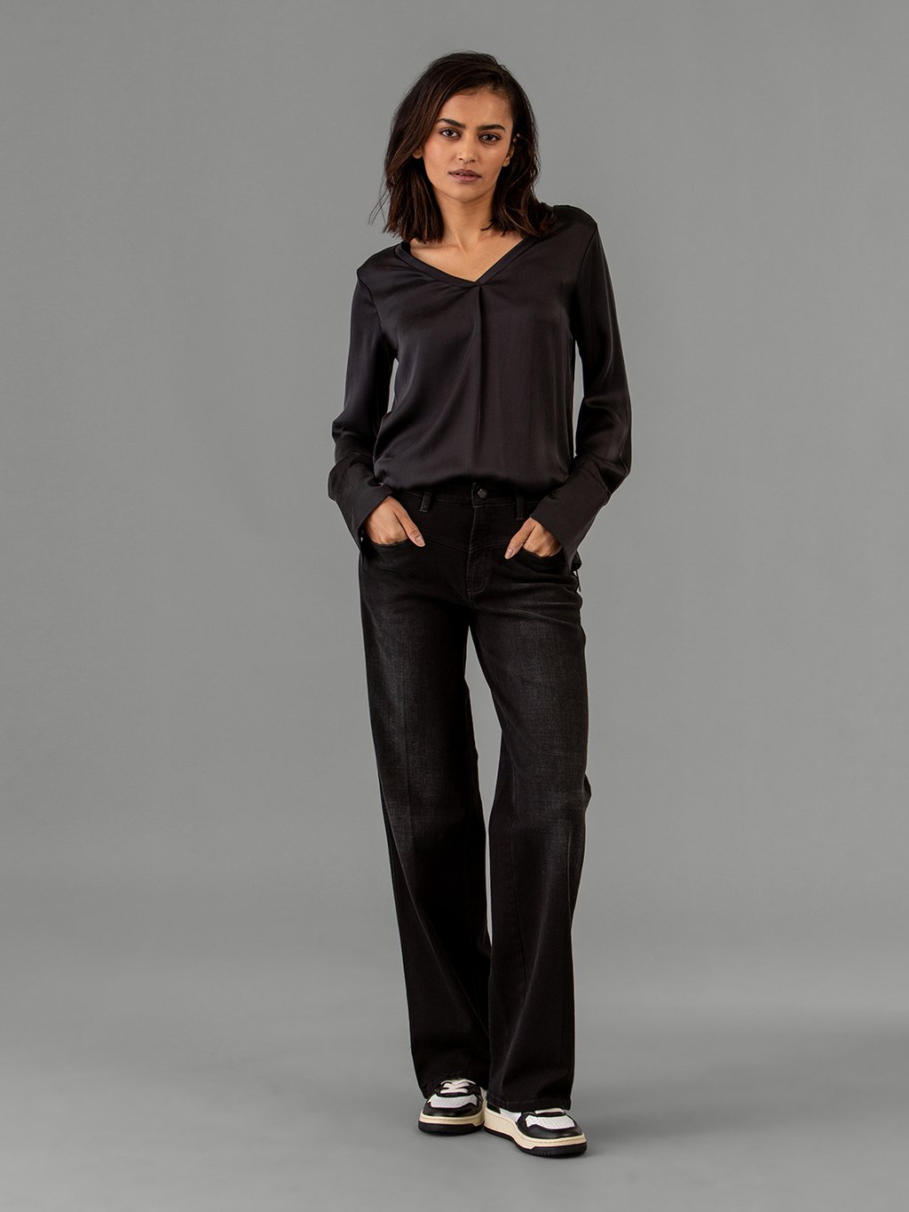 Detailansicht von Straight Leg Jeans von CAMBIO