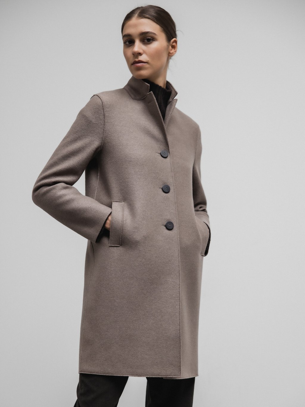 Detailansicht von Schurwollmantel von HARRIS WHARF LONDON