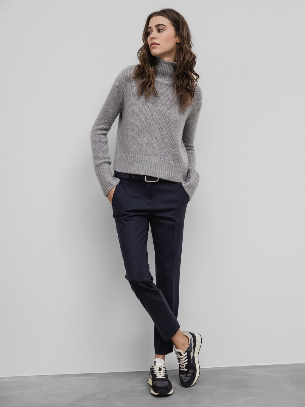 Detailansicht von Chinohose aus Schurwolle von NINE IN THE MORNING