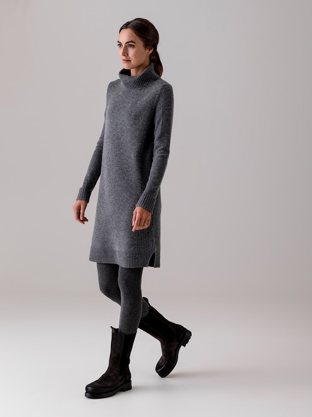 Detailansicht von Midi-Strickkleid aus Wolle von DANIELS