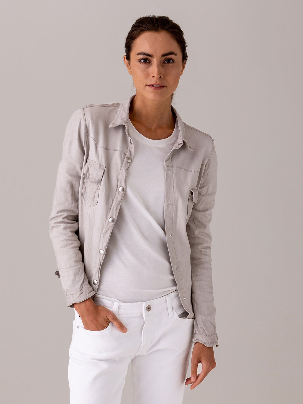 Detailansicht von Nappa-Hemdjacke von GIORGIO BRATO