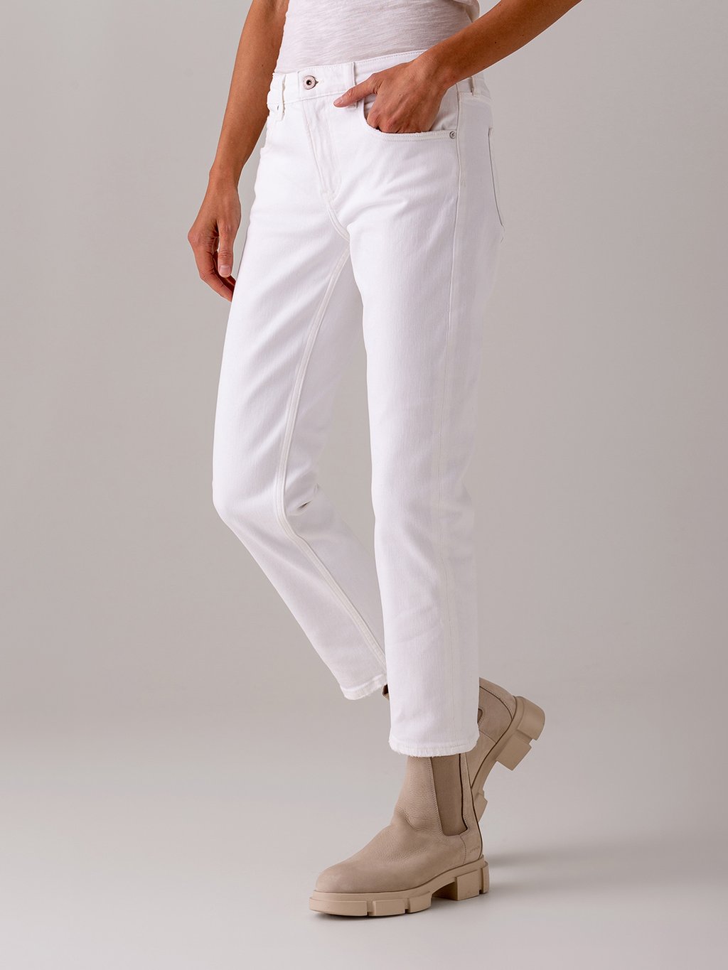 Detailansicht von Girlfriend Jeans von ADRIANO GOLDSCHMIED