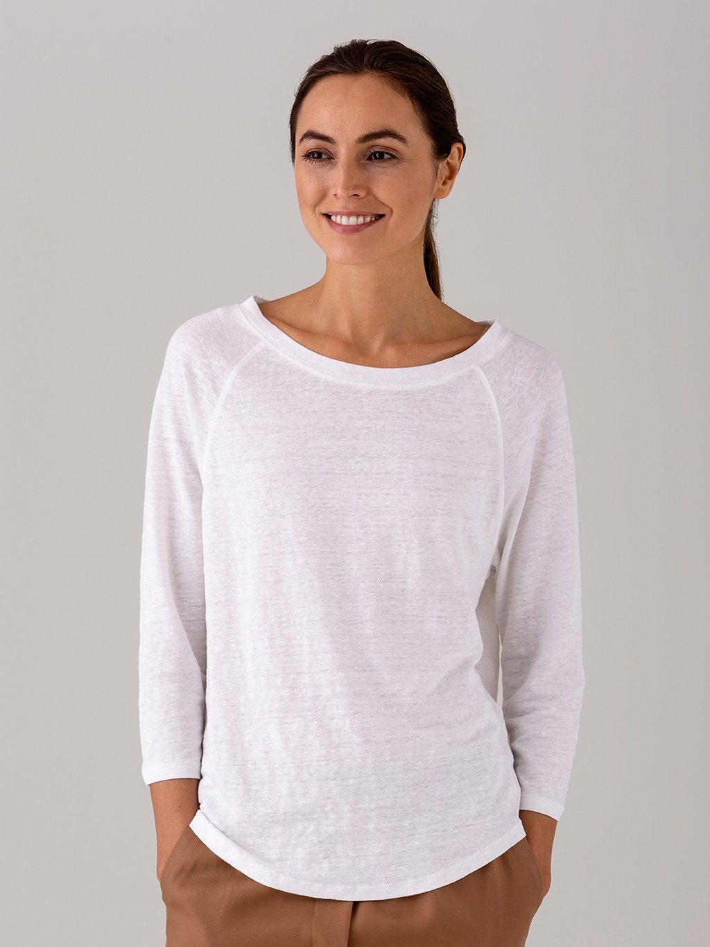 Detailansicht von Langarmshirt aus Leinen von UNIVERSEL