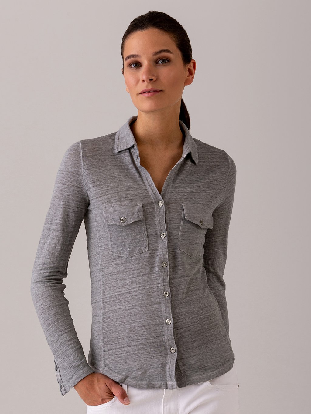 Detailansicht von Langarm-Poloshirt aus Leinen von DANIELS