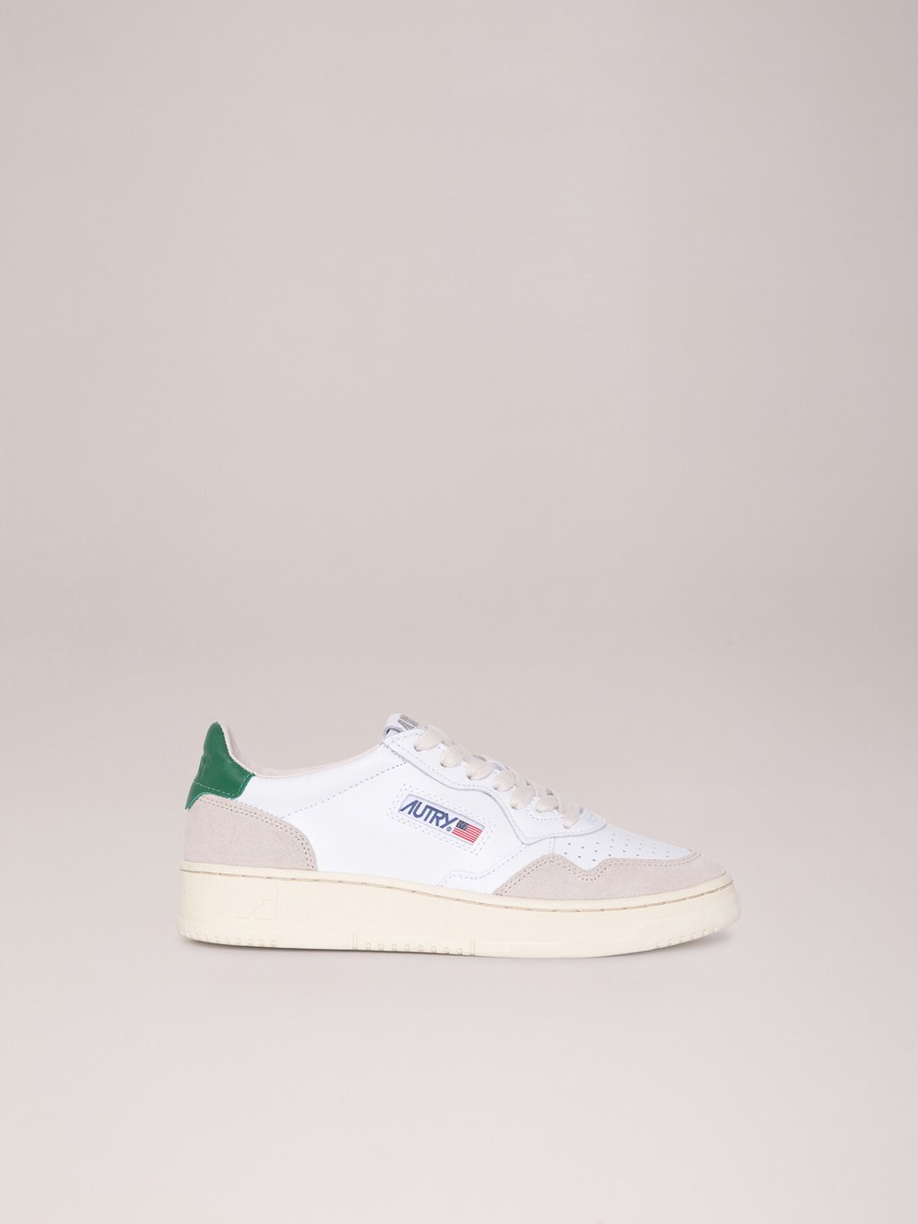 Detailansicht von Sneaker aus Leder von AUTRY