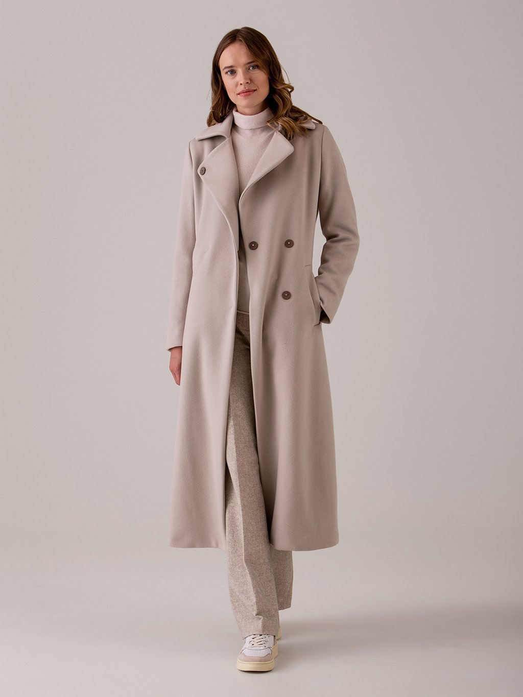 Detailansicht von Wollmantel mit Gürtel von HERNO