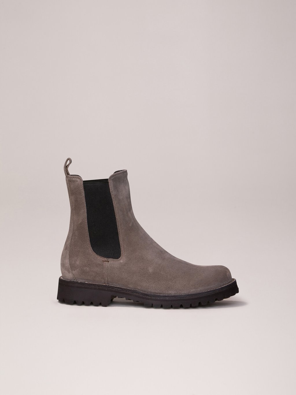 Detailansicht von Chelsea-Boots aus Veloursleder von OFFICINE CREATIVE