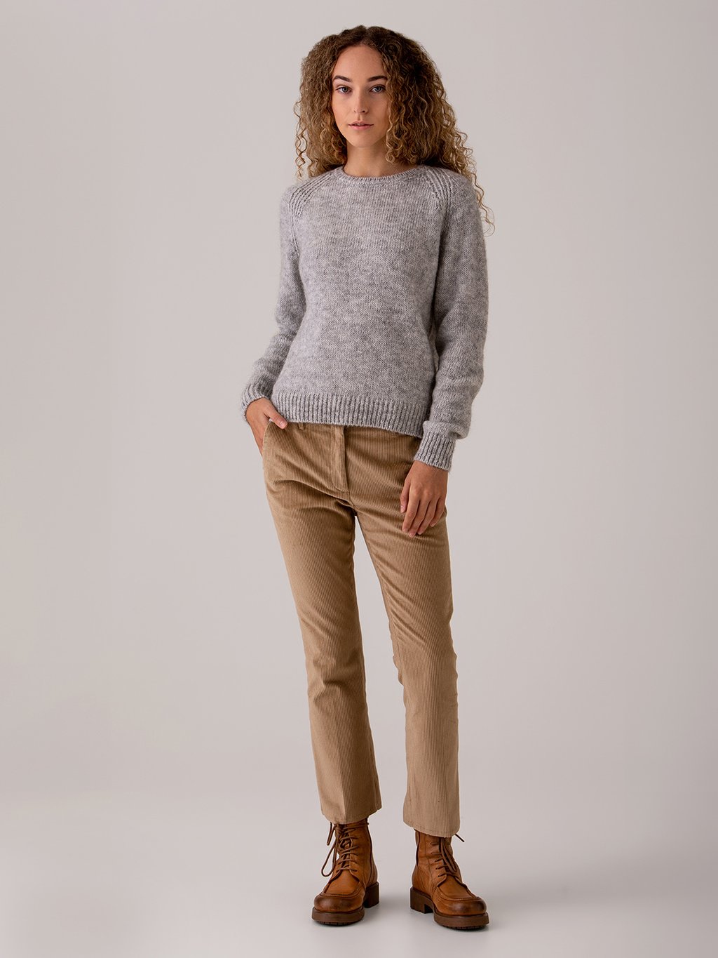 Detailansicht von Ankle Hose aus Cord von NINE IN THE MORNING