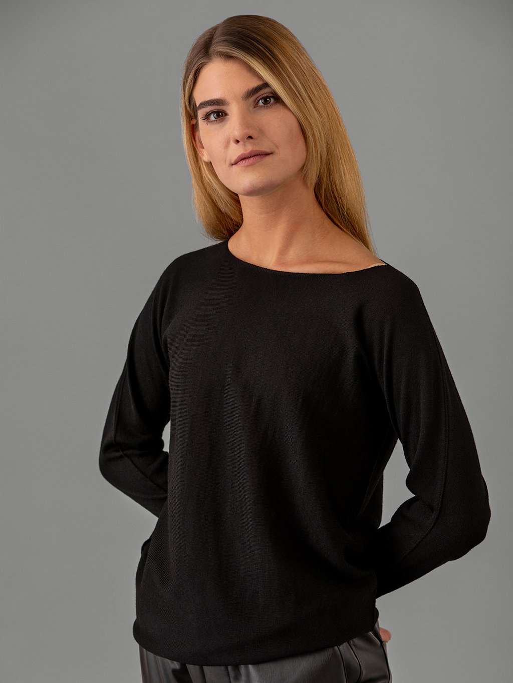 Detailansicht von Leichter Pullover aus Merinowolle von BELLAMY