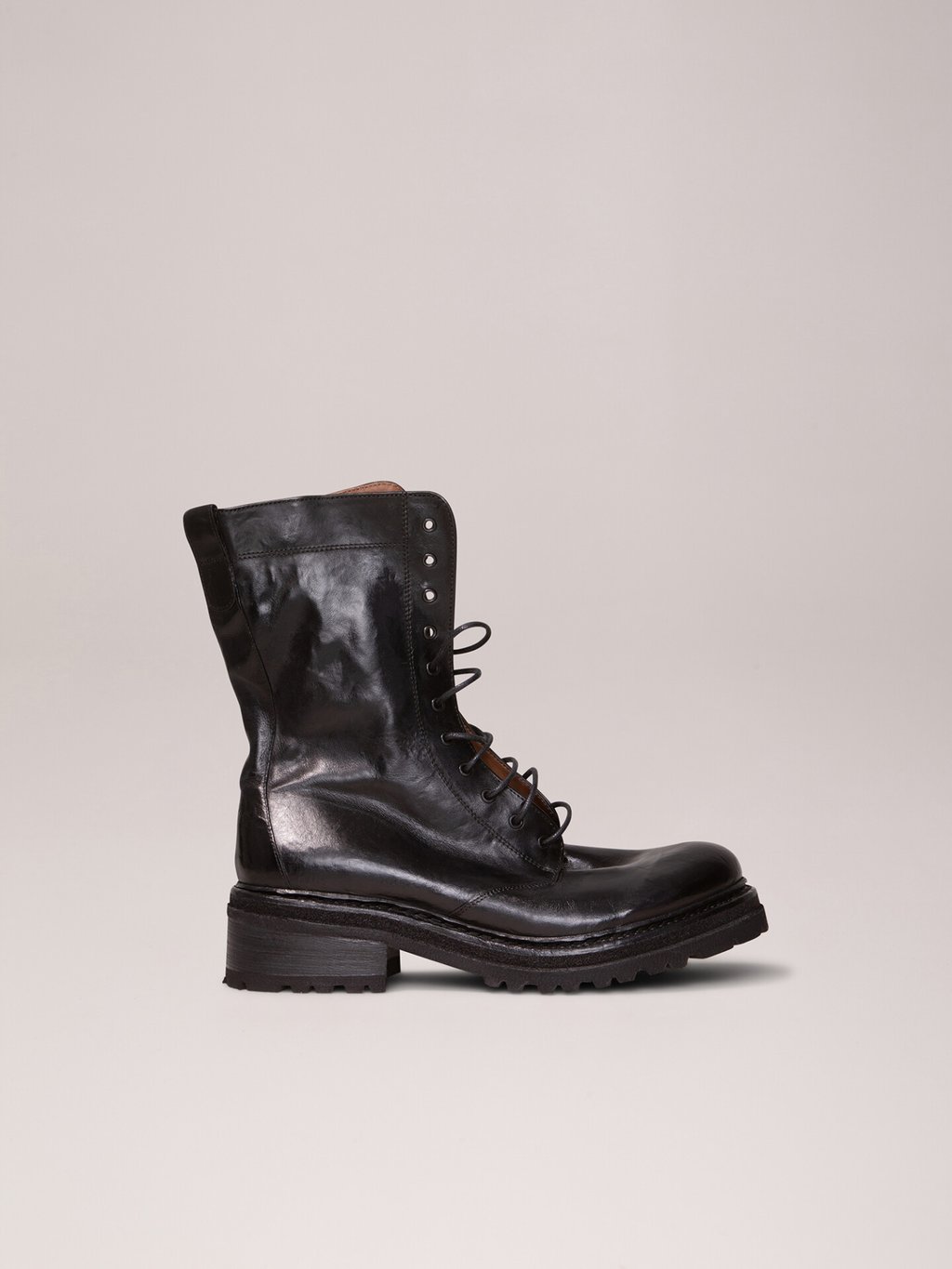 Detailansicht von Lederstiefel von CORDWAINER