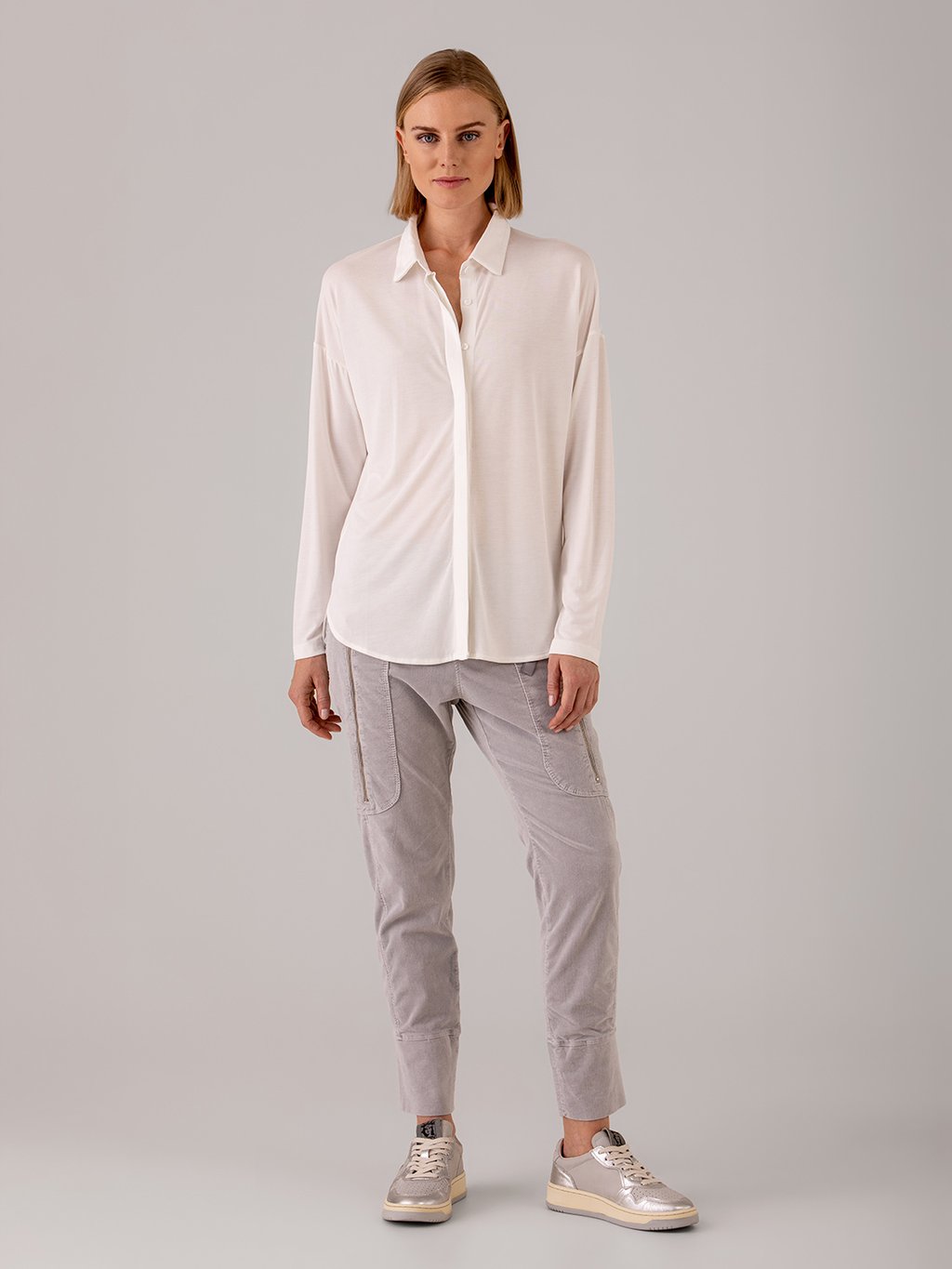 Detailansicht von Hose aus Cord im Jogging-Stil von MAC