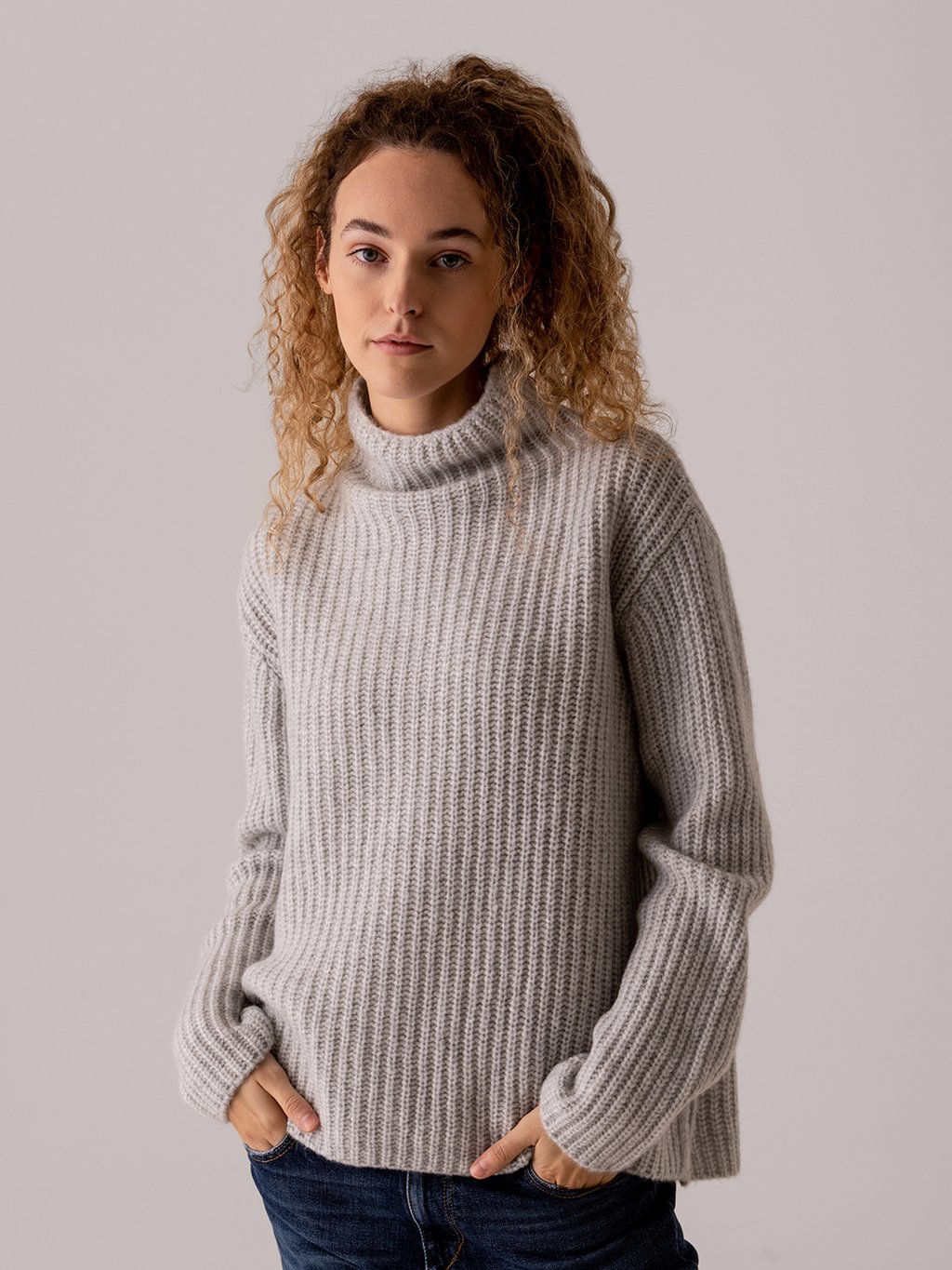 Detailansicht von Turtleneck Pullover von BETTER RICH