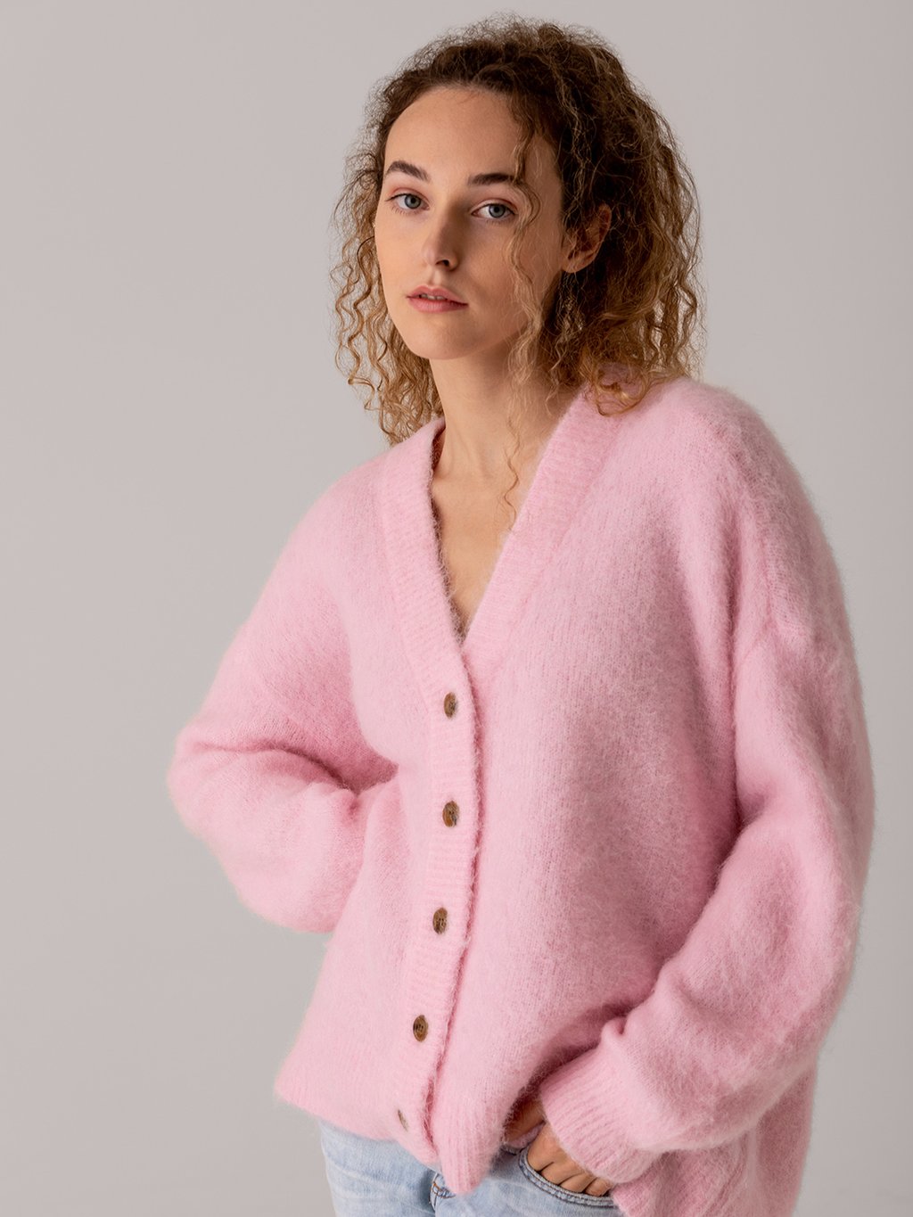 Detailansicht von Oversize Strickjacke von AMERICAN VINTAGE