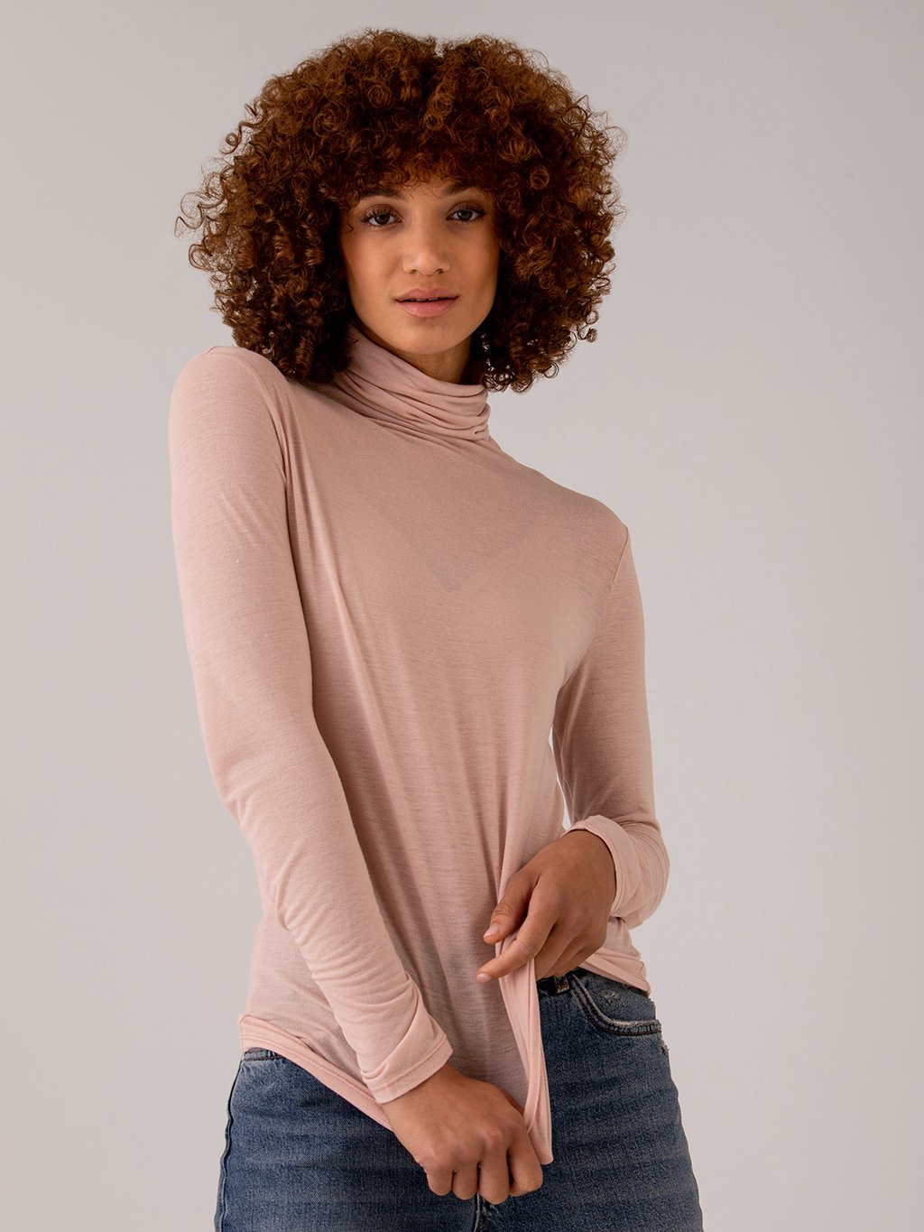 Detailansicht von Rollkragenshirt aus Modal von ANTONELLI