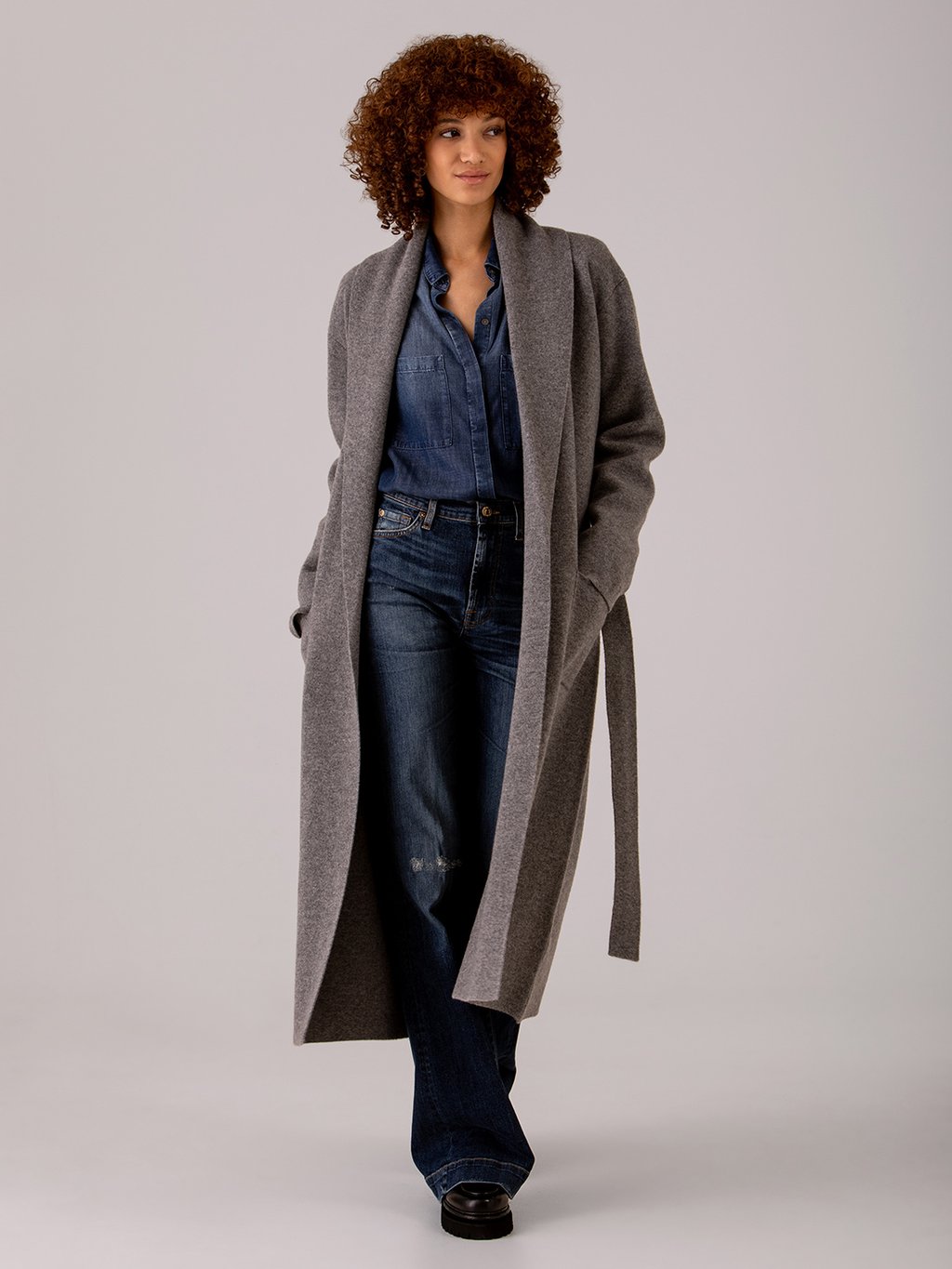 Detailansicht von Wollmantel von ROBERTO COLLINA