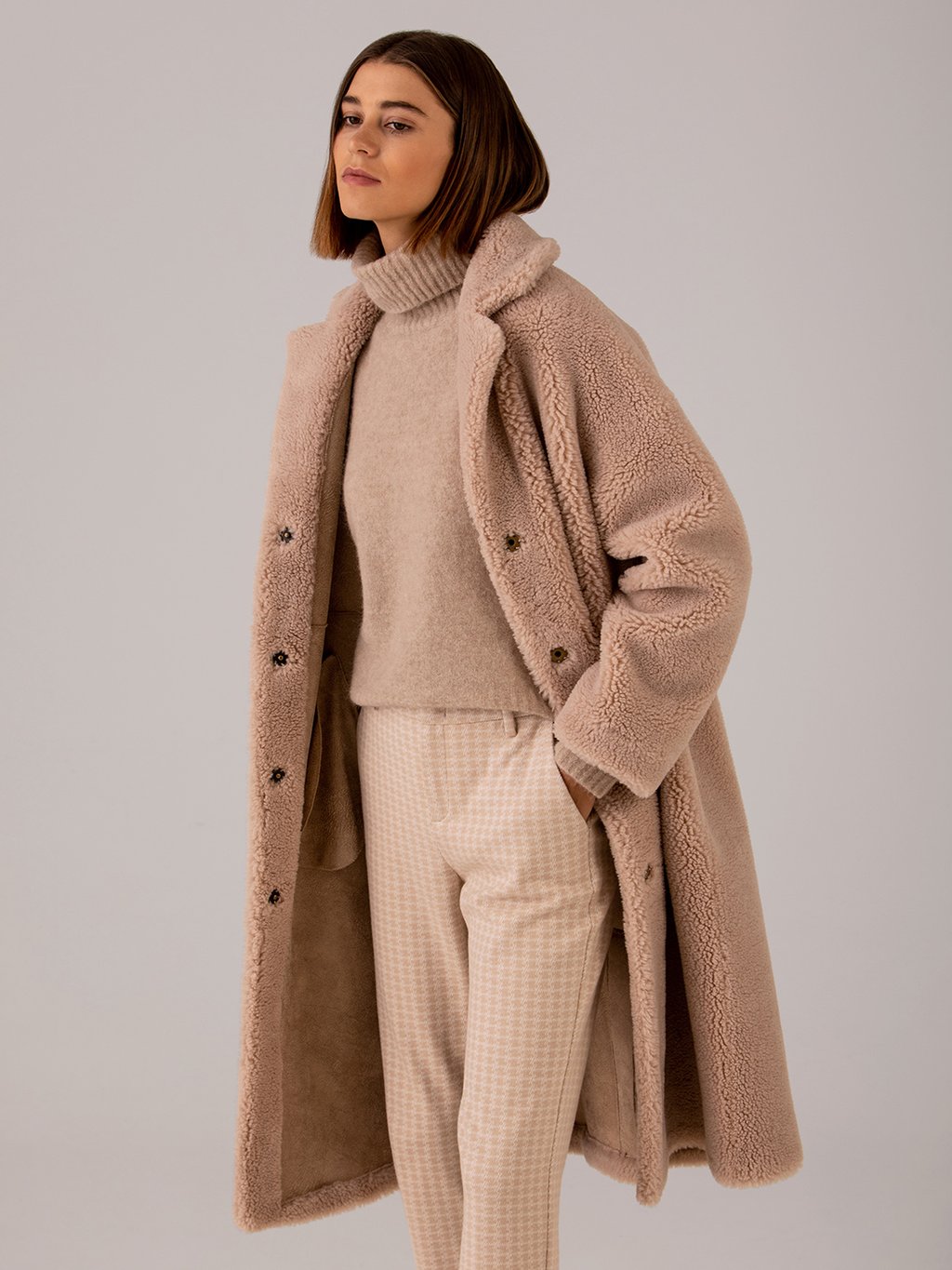 Detailansicht von Wendbarer Teddy-Mantel von ARMA