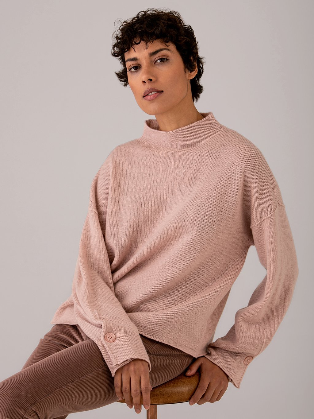 Detailansicht von Oversized Turtleneck Pullover von 360 CASHMERE
