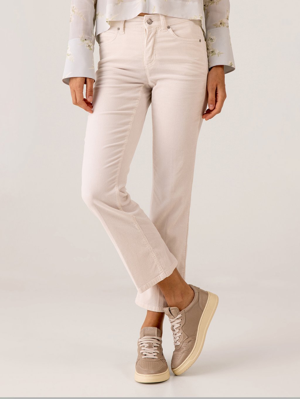 Detailansicht von Ankle Hose aus Cord von CAMBIO