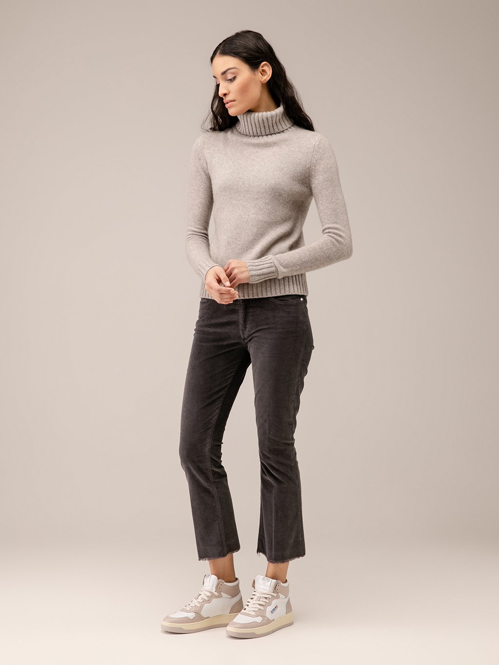 Detailansicht von Flared Cordhose von NINE IN THE MORNING