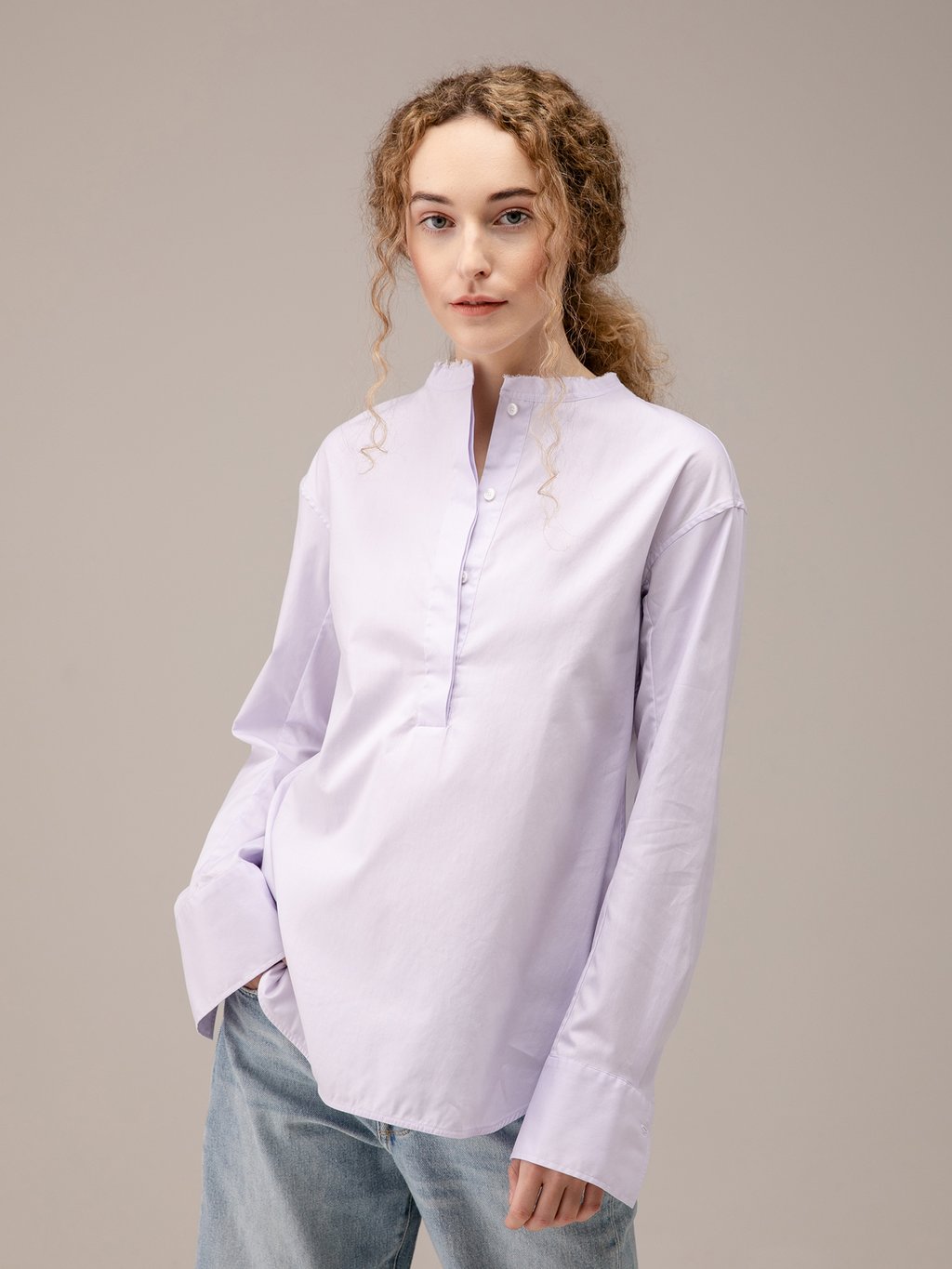 Detailansicht von Baumwollbluse von LIS LAREIDA