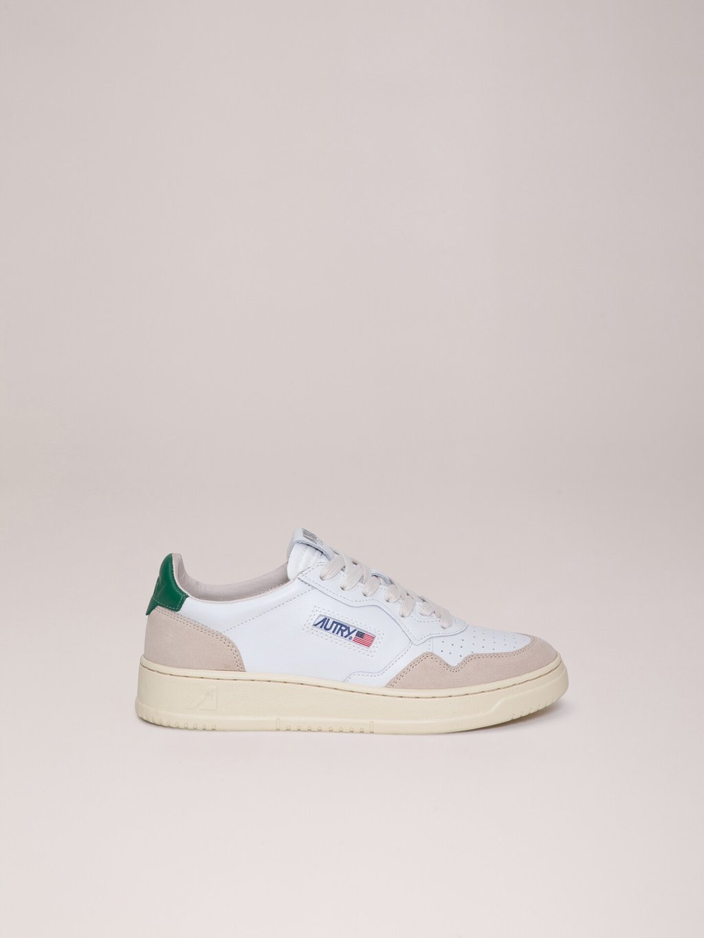 Detailansicht von Sneaker aus Leder von AUTRY