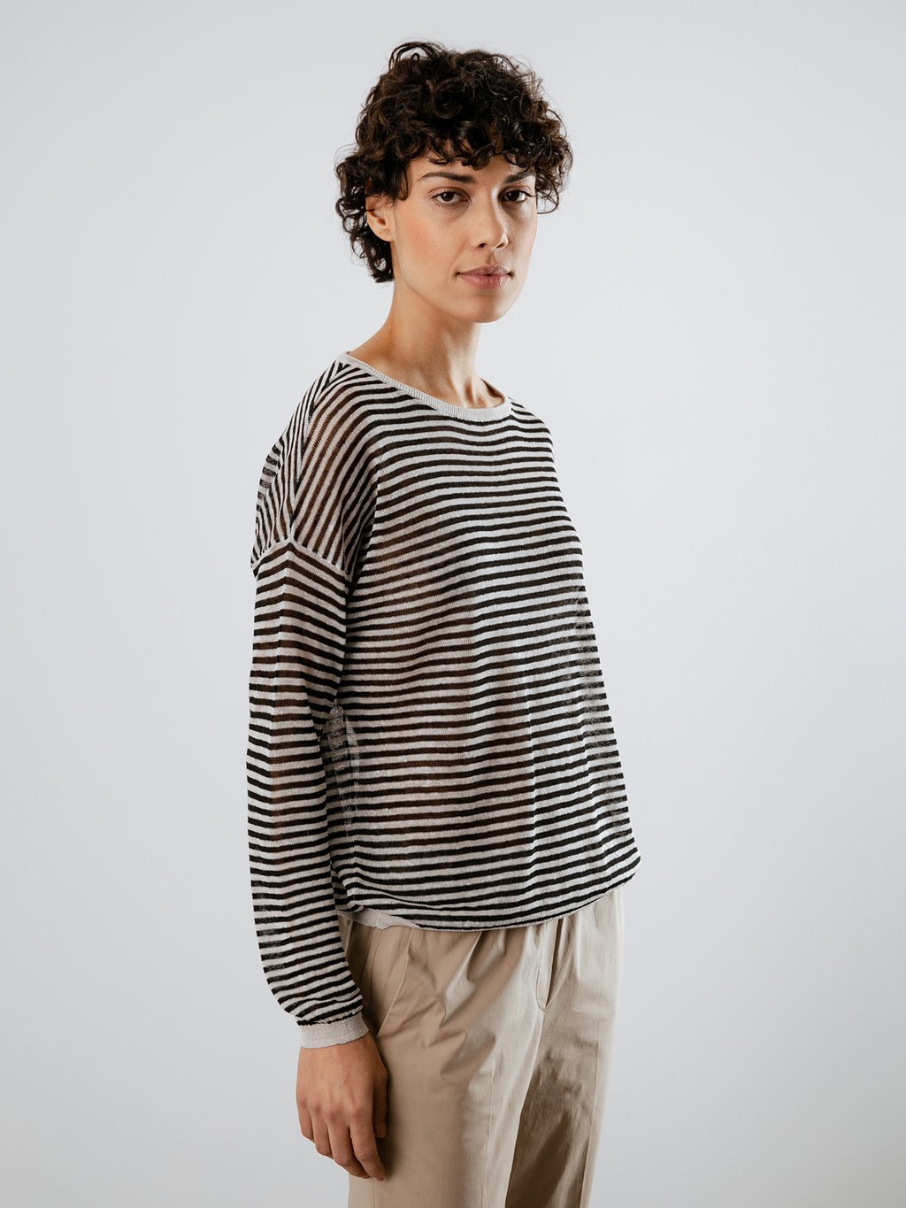 Detailansicht von Oversize Pullover aus Leinen von DANIELS