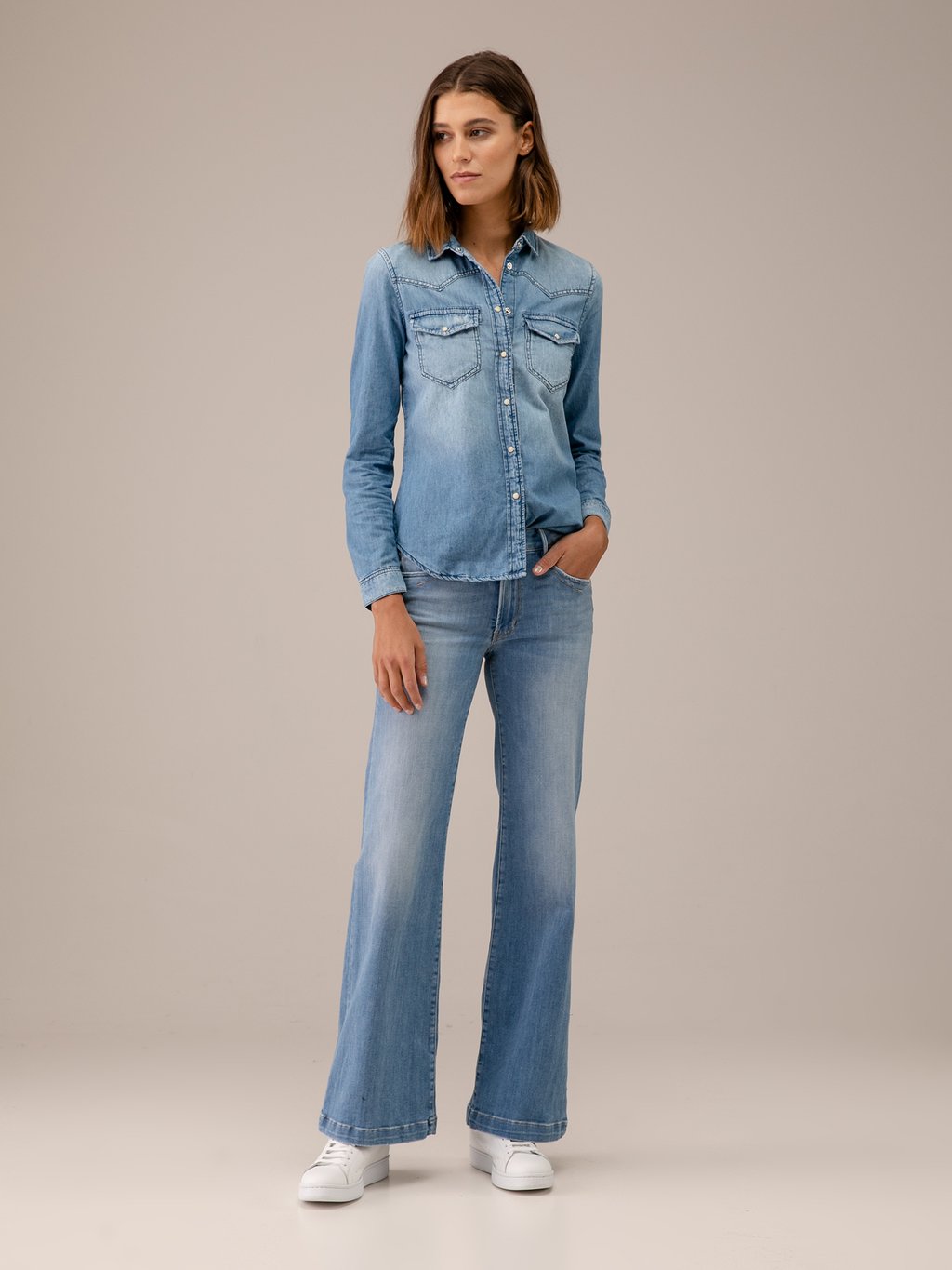 Detailansicht von Flared Jeans von LE TEMPS DES CERISES