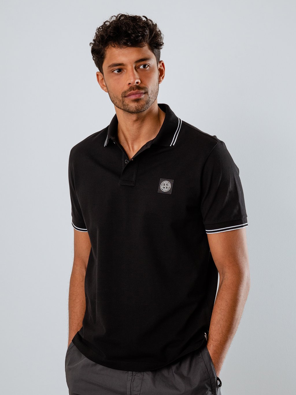 Detailansicht von Kurzarm-Poloshirt aus Baumwolle von STONE ISLAND