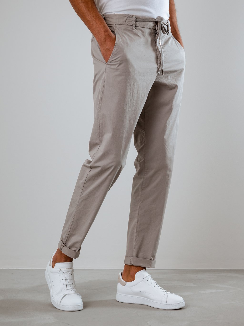 Detailansicht von Lässige Chinohose aus Baumwolle von MYTHS
