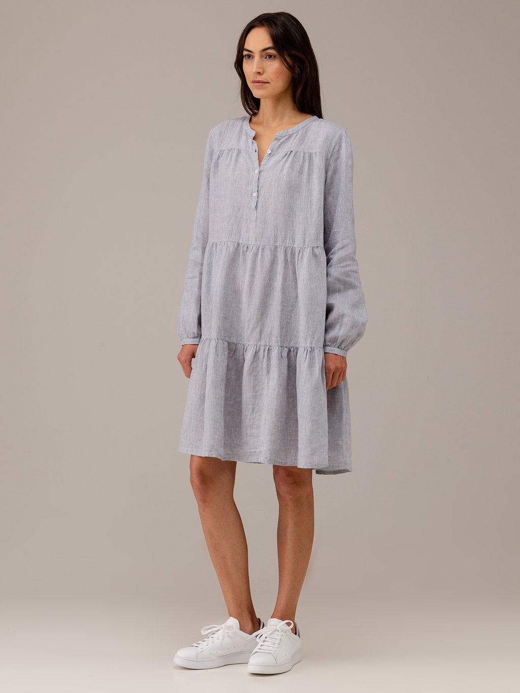 Detailansicht von Midi-Blusenkleid aus Leinen von ROBERT FRIEDMAN