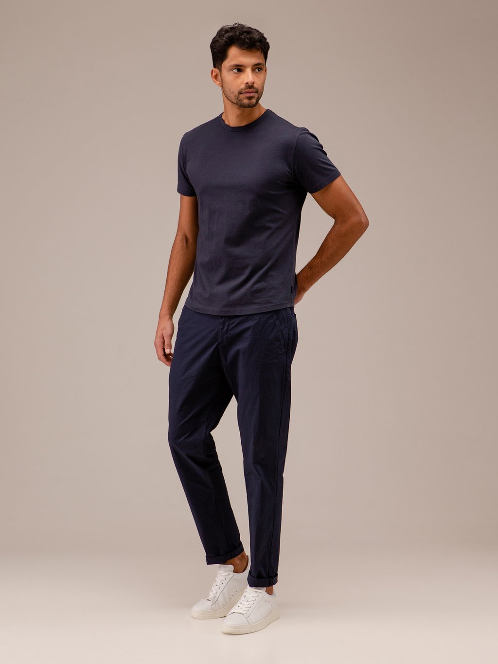 Detailansicht von Lässige Chinohose von MYTHS