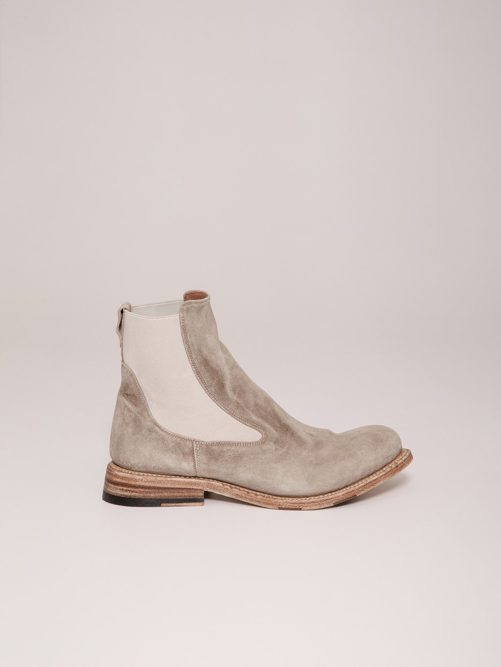 Detailansicht von Stiefelette aus Veloursleder von CORDWAINER