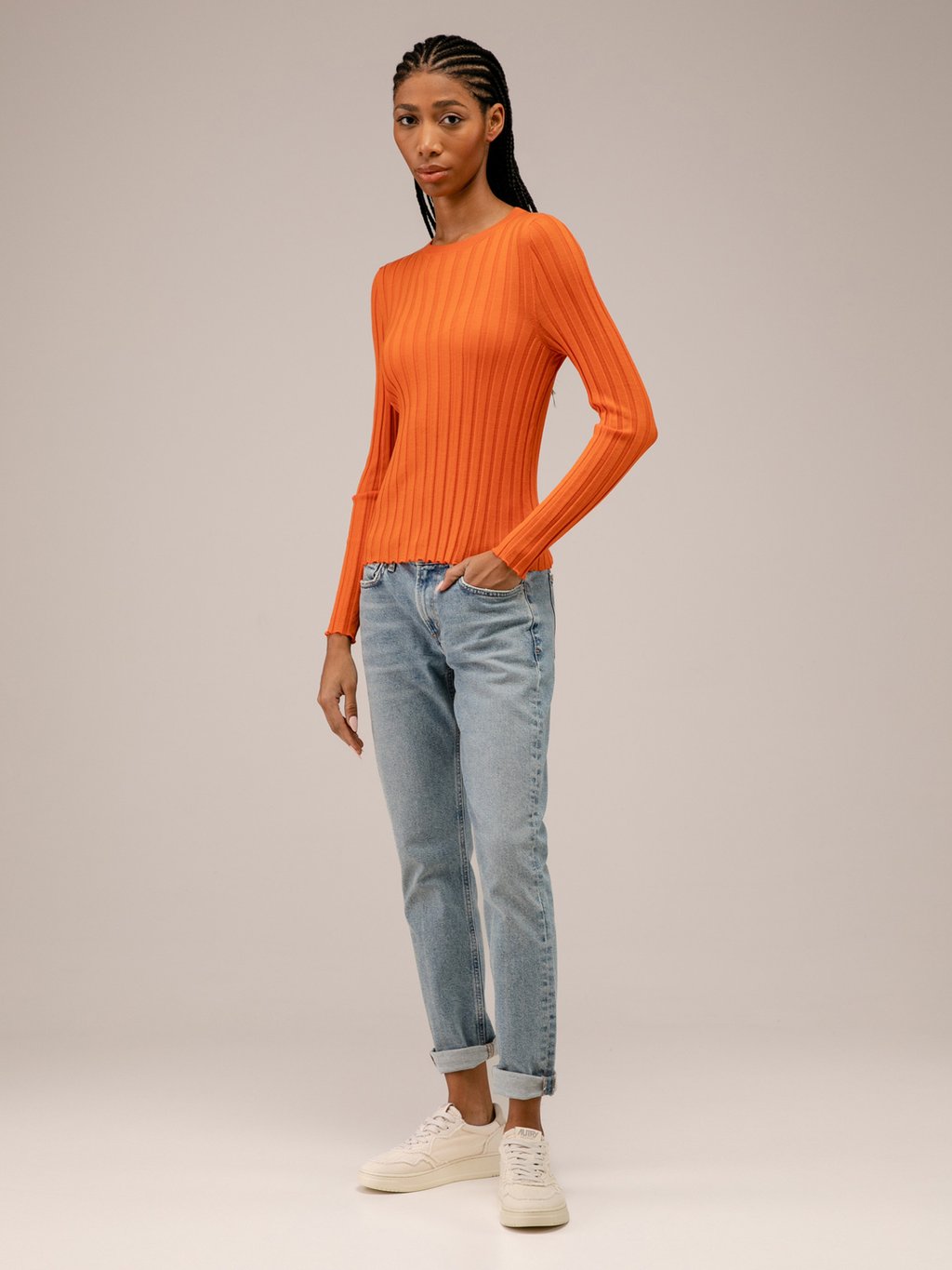 Detailansicht von Rippstrickpullover aus Wolle von AVANT TOI