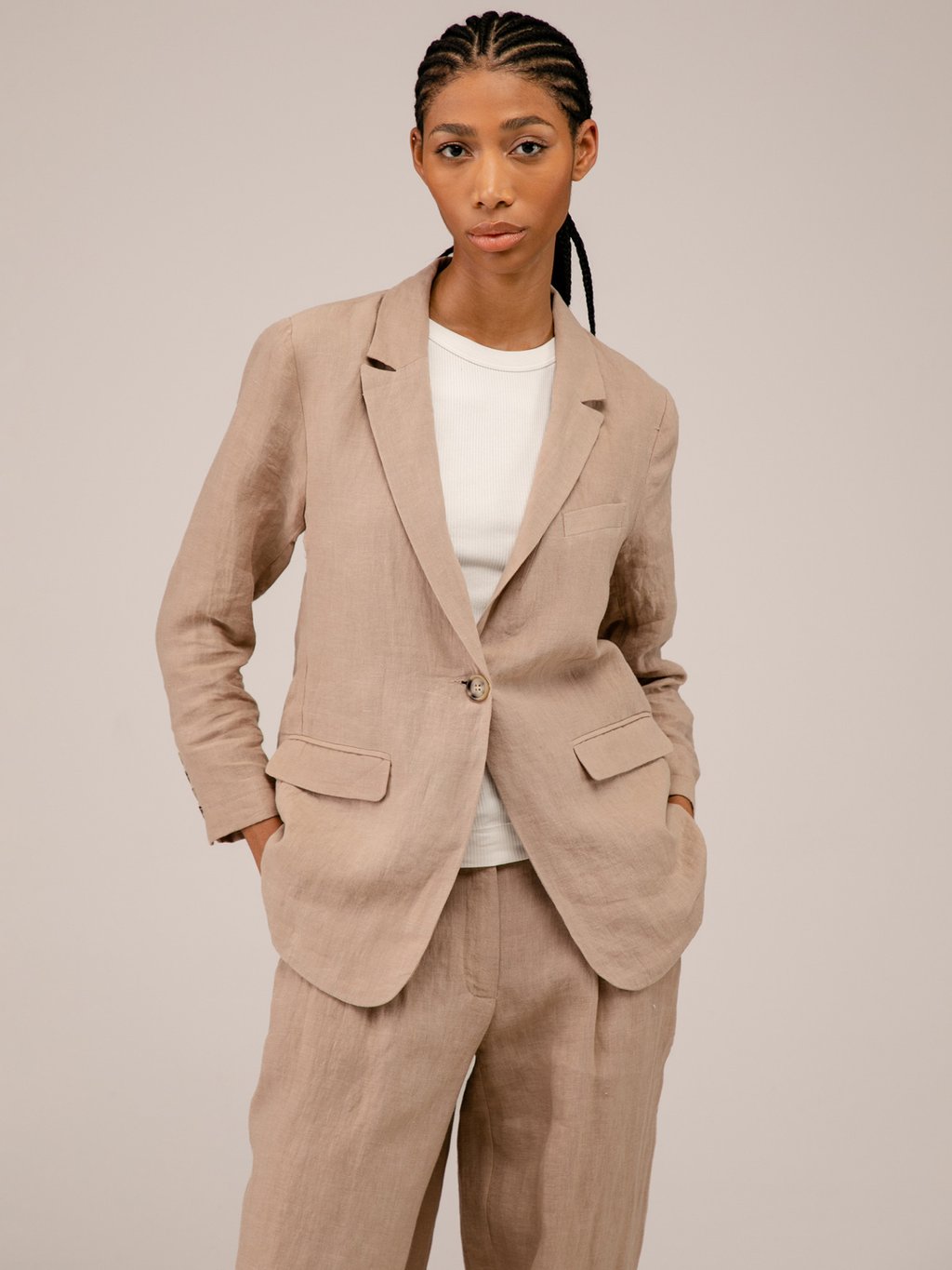 Detailansicht von Blazer aus Leinen von JC SOPHIE