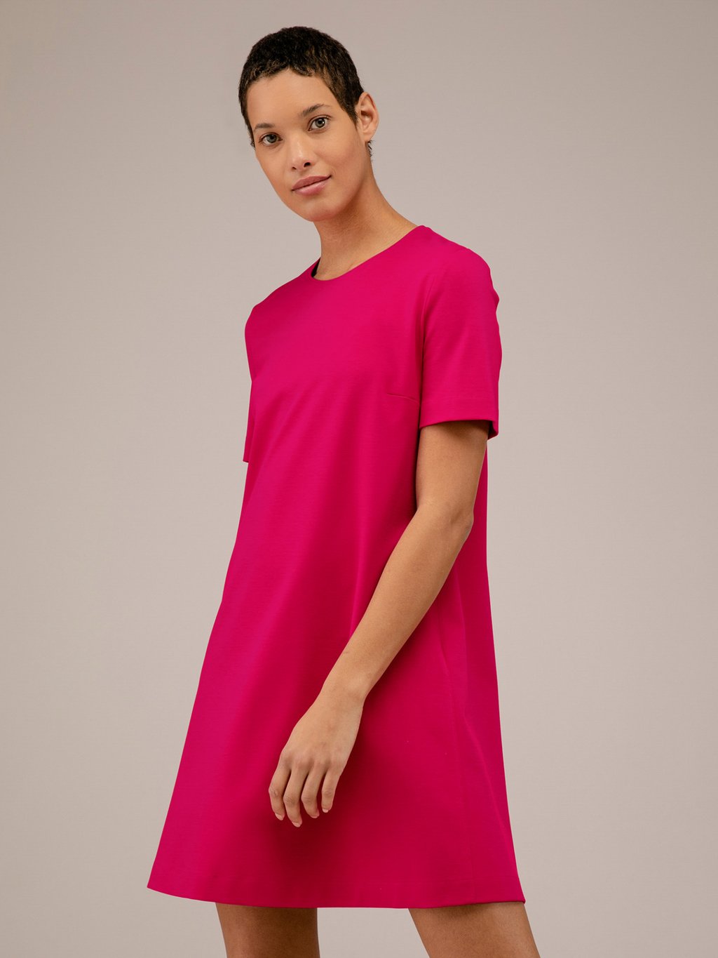 Detailansicht von Kurzes Kleid von HARRIS WHARF LONDON