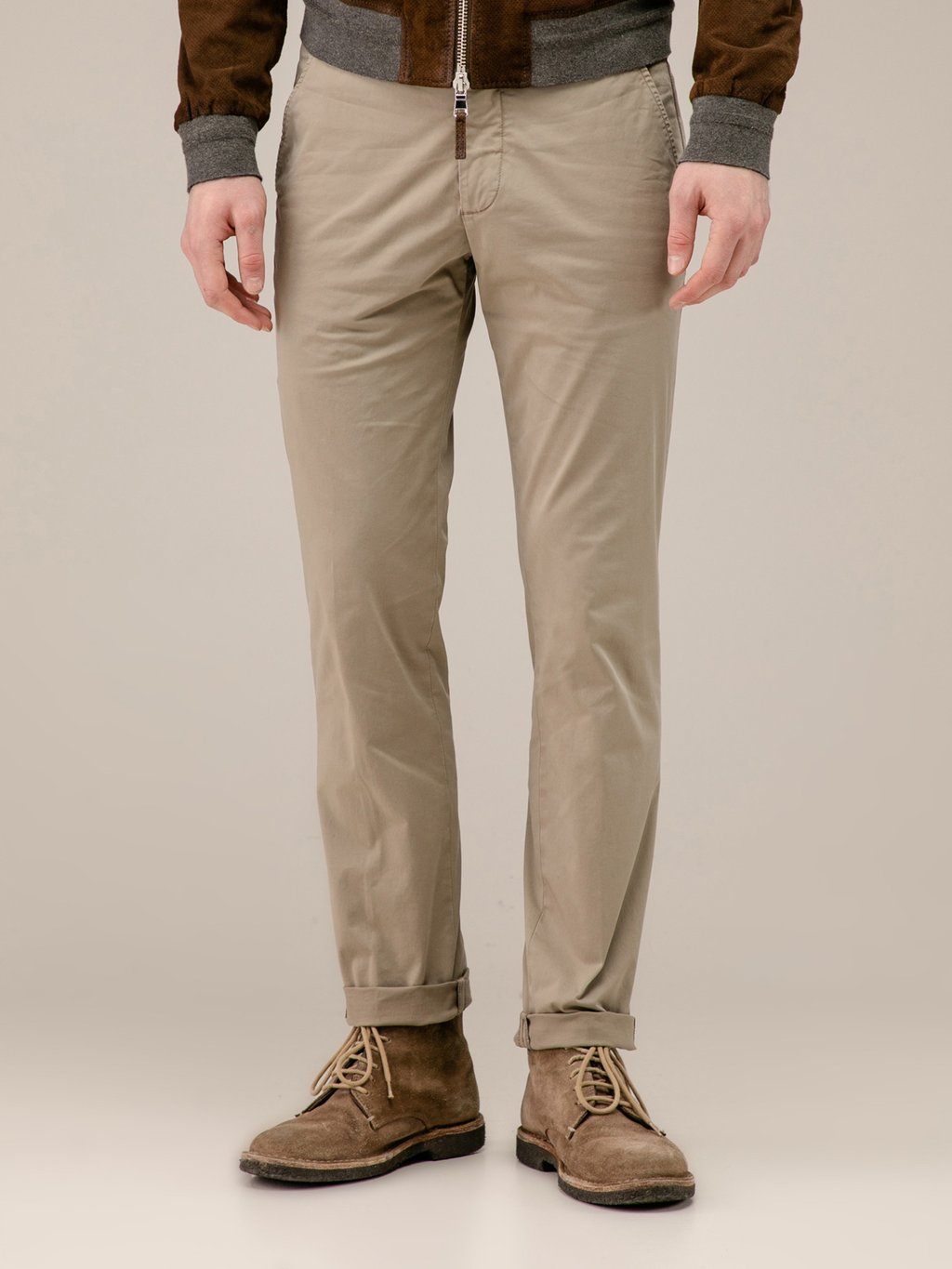 Detailansicht von Chinohose aus Baumwolle von BRIGLIA