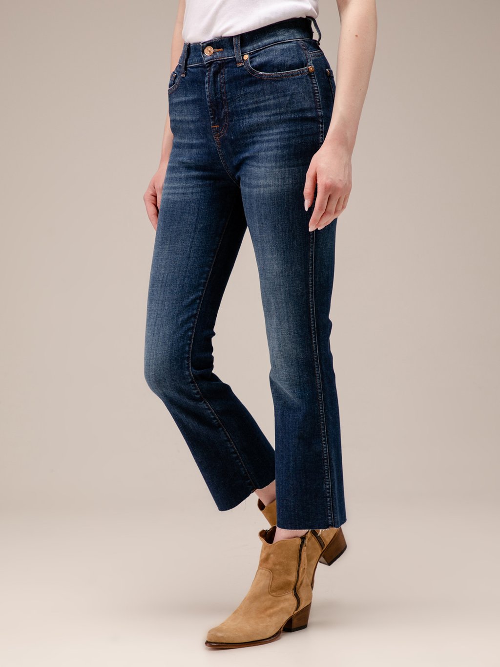 Detailansicht von Cropped Bootcut Jeans von 7 FOR ALL MANKIND