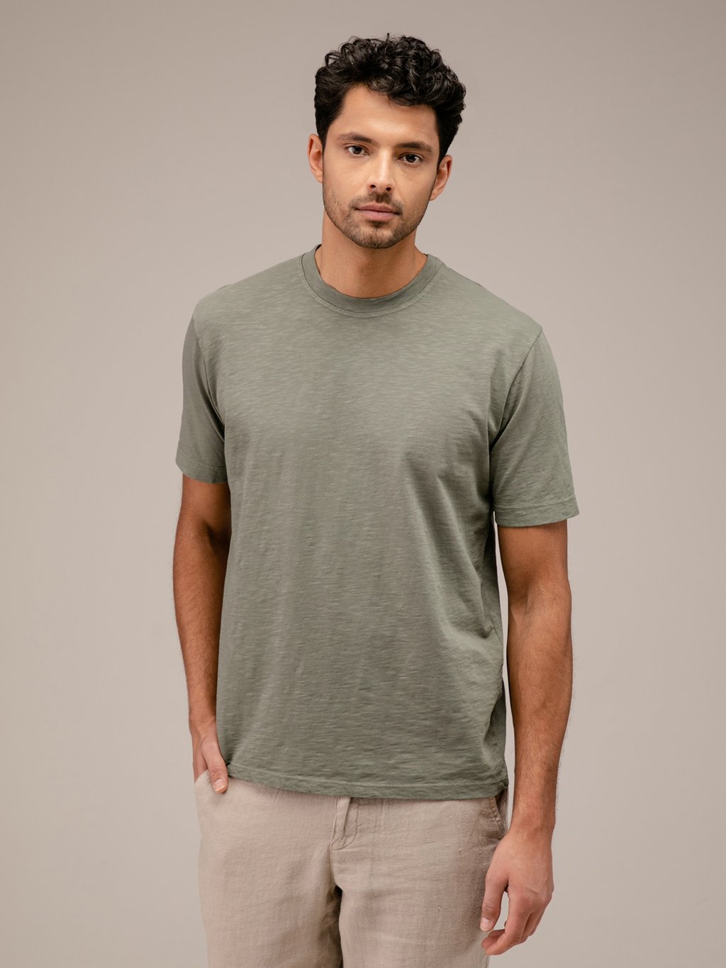 Detailansicht von T-Shirt aus Baumwolle mit Rundhals von WOOL & CO