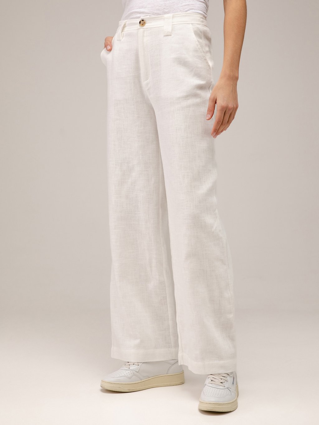 Detailansicht von Weite Hose aus Leinen von JC Sophie