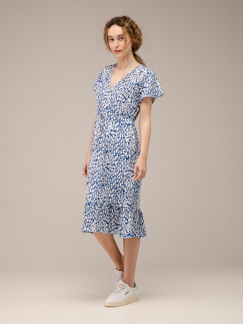 Detailansicht von Midi-Blusenkleid von RAILS