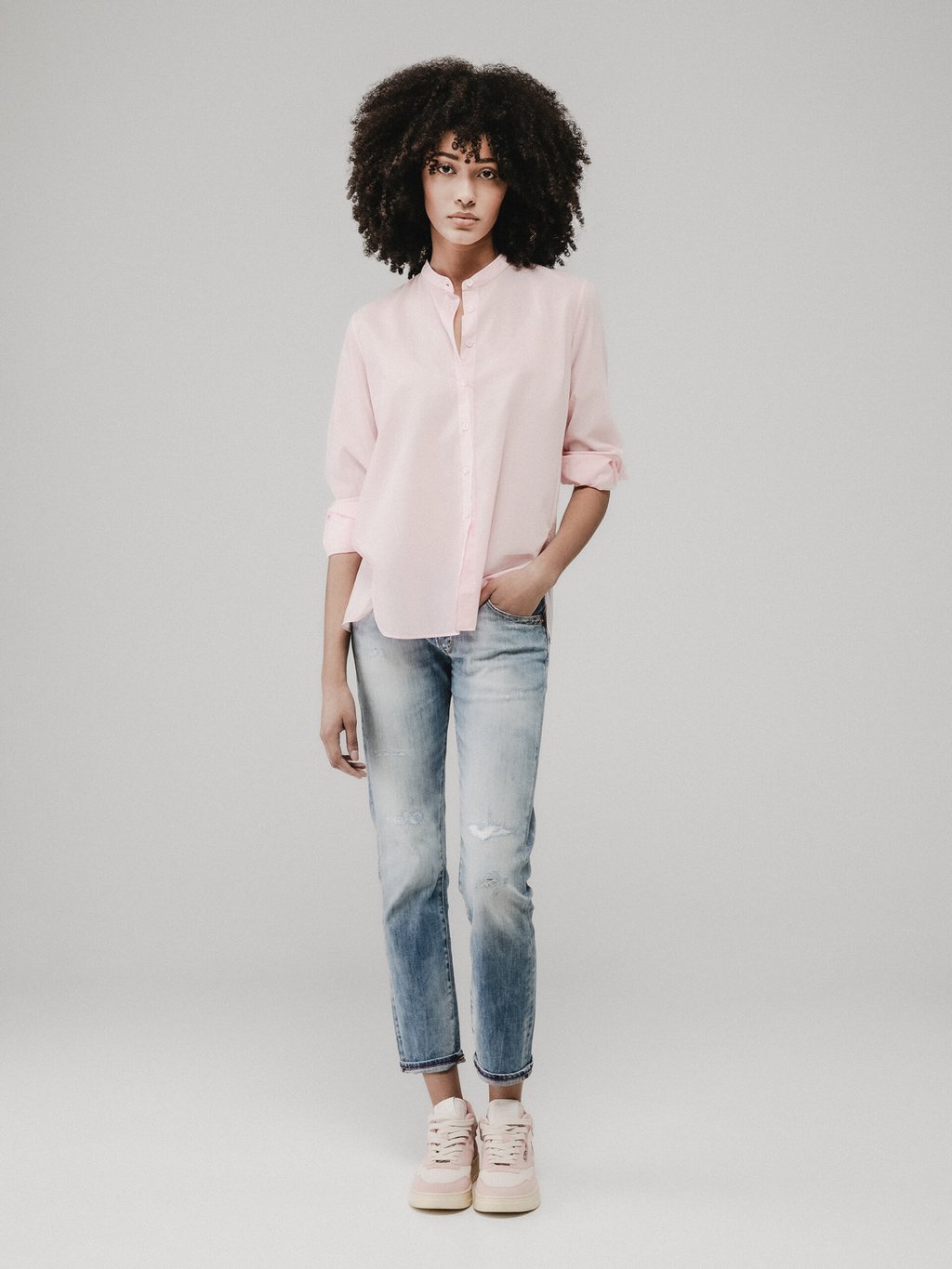 Detailansicht von Destroyed Skinny Jeans von LE TEMPS DES CERISES