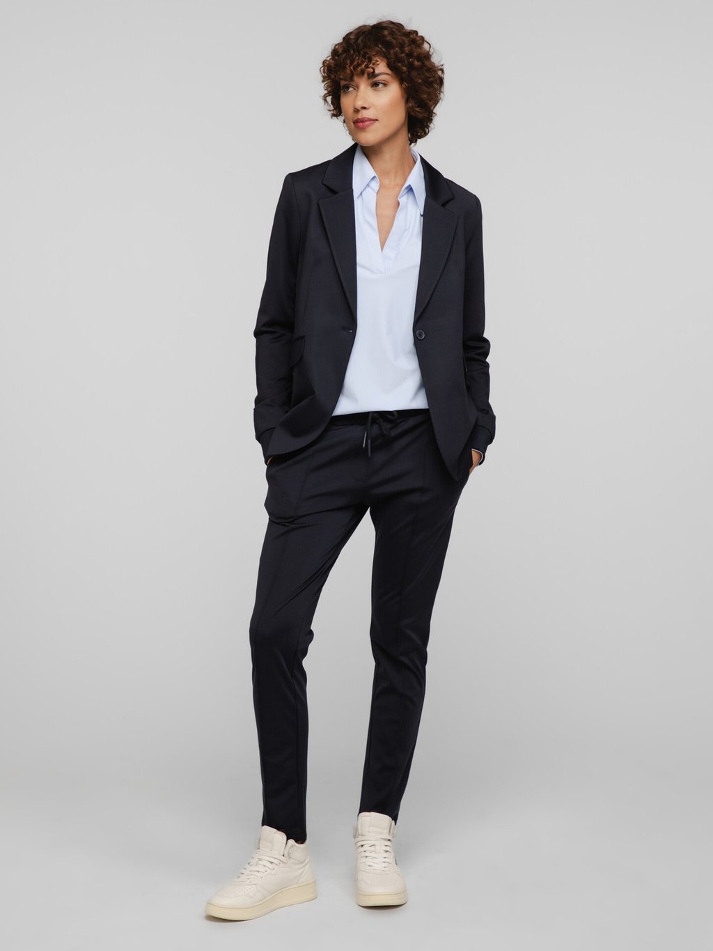 Detailansicht von Hose im Jogging-Stil von ELIAS RUMELIS