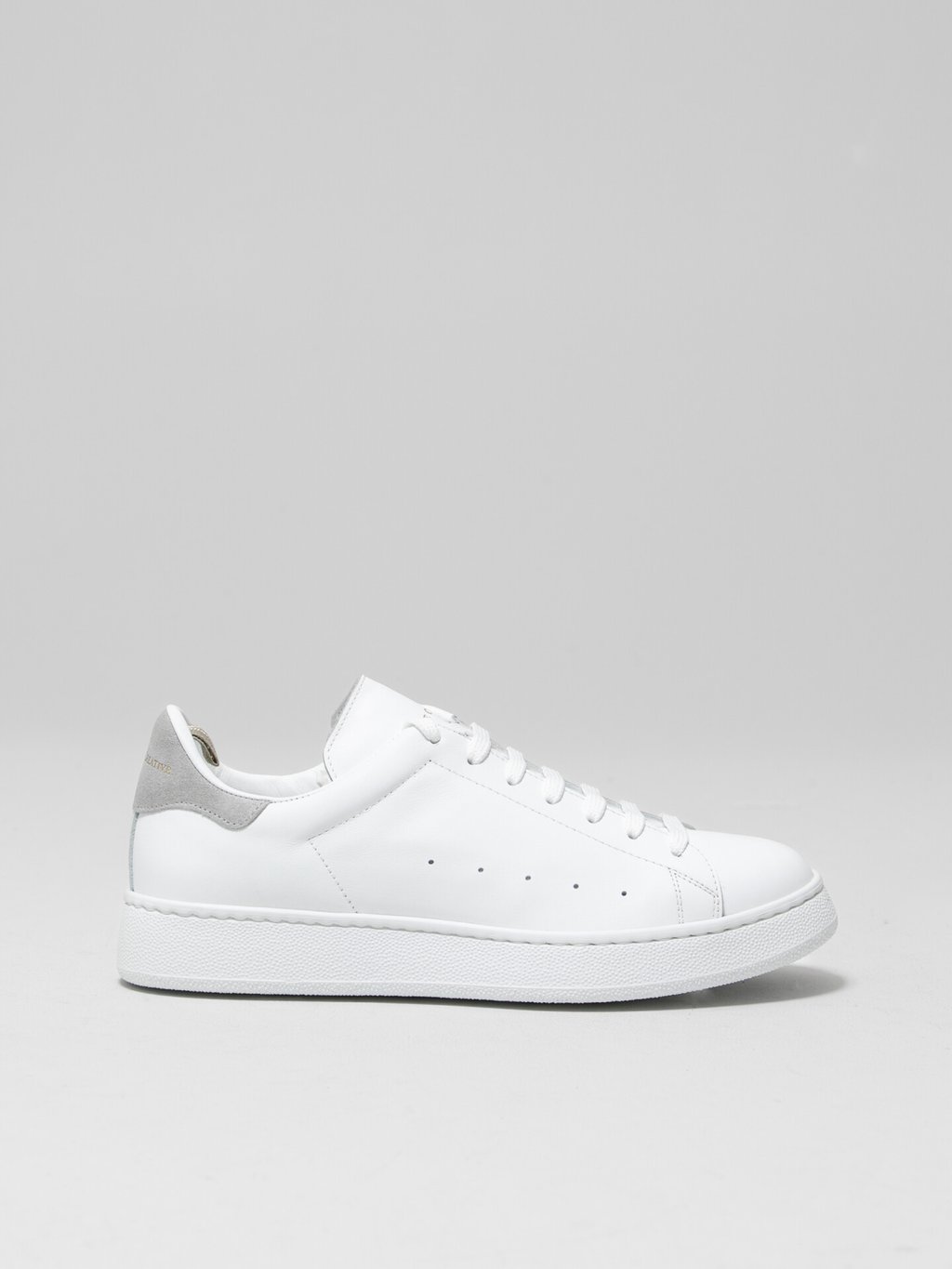 Detailansicht von Sneaker aus Leder von OFFICINE CREATIVE