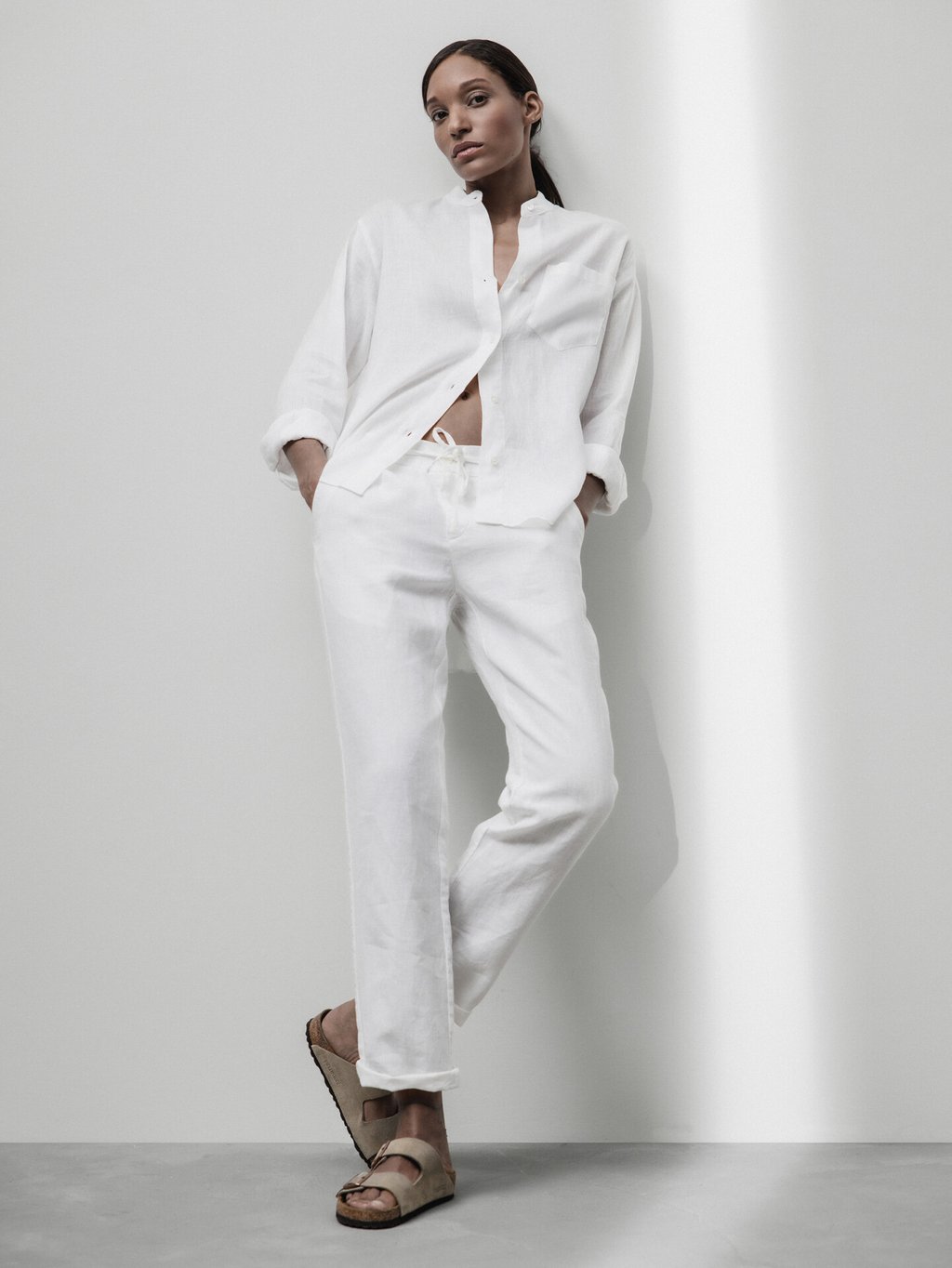 Detailansicht von Leinenbluse von ROBERT FRIEDMAN