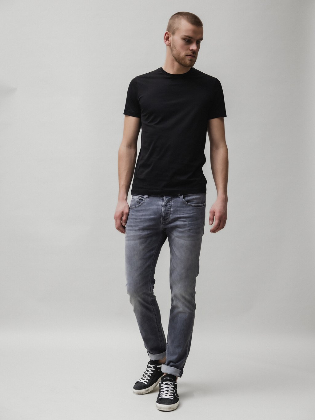 Detailansicht von Slim Fit Jeans von THE NIM