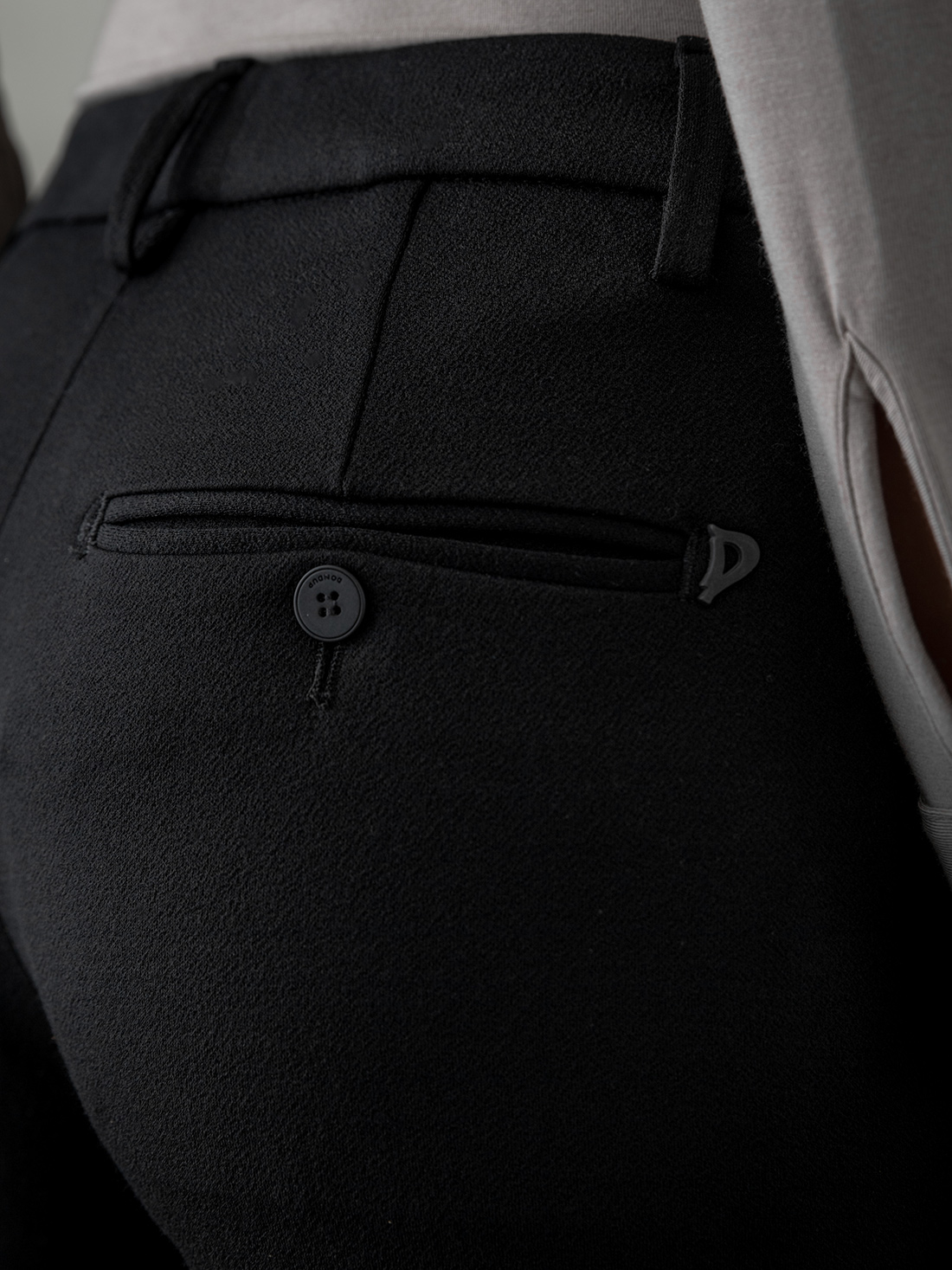 Detailansicht von Chinohose von DONDUP